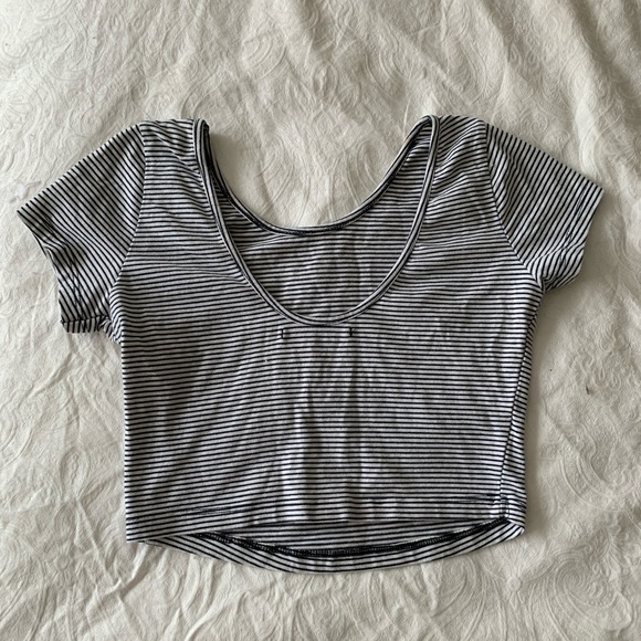 BrandyMelville crop top - Picture 2 of 3